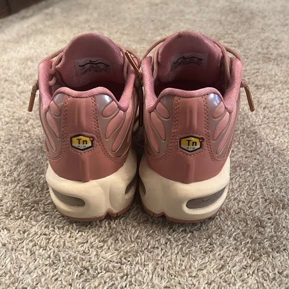 Nike Air Max Plus (Woman’s) - Picture 7 of 10